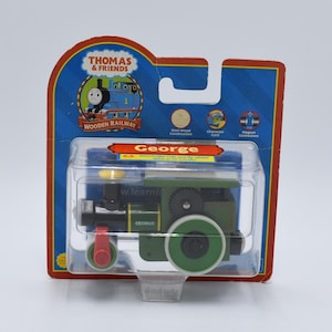 George Steamroller Charakterkarte Thomas & Friends Holzeisenbahn Zug 2005 Neu - Versiegelt - Schwungrad - Echtholz Vintage George Roller
