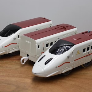 Tamara Tomy Plarail White kyushu Shinkansen 800 Railway Company Motorized Train and Tender Battery Operated F0122