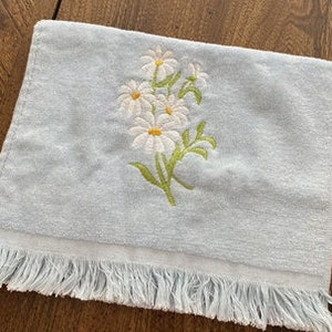 vintage lady pepperell hand towel blue fringe cotton usa Daisy Embroidery