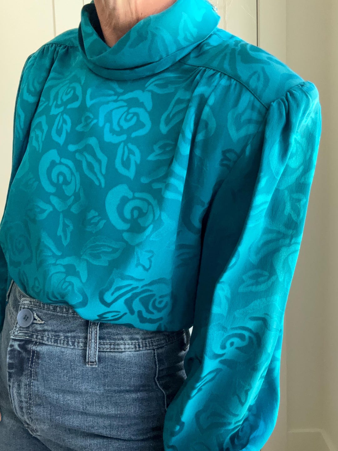 Vintage 2000s turquoise cardigan top