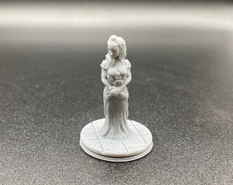 Princess miniature, Queen, Noble, Priestess, Witch, Female Wizard, Female Warlock, Cleric