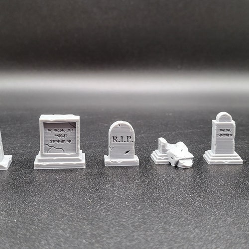 Tombstones Gravestones Miniatures Terrain for DND or tabletop gaming, 28mm D&D minis, 32mm Warhammer Grave Burial Funeral Graveyard Cemetery