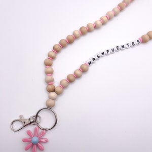 Personalized Daisy Lanyard / Breakaway Teacher Lanyard/ Personalized wooden Lanyard / Lanyard with ID Holder / Boho Lanyard / Teacher Gift