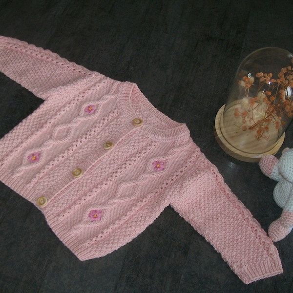 gilet fille tricoté main, layette 3 mois, cardigan rose poudré 100% coton