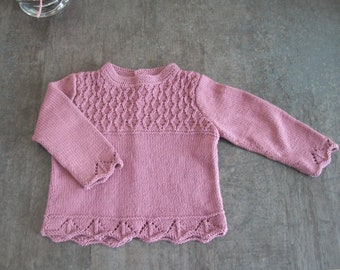 brassière tricotée main,  3 mois, layette fille de coloris vieux rose 100 % coton