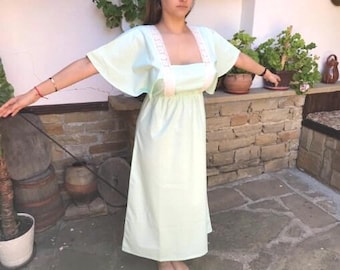 Vintage Style Cotton Lace Nightdress SIZE  M Short sleeve,Nightgown with Lace and Straps, Bridal Nightgown,Vintage green Nightgown