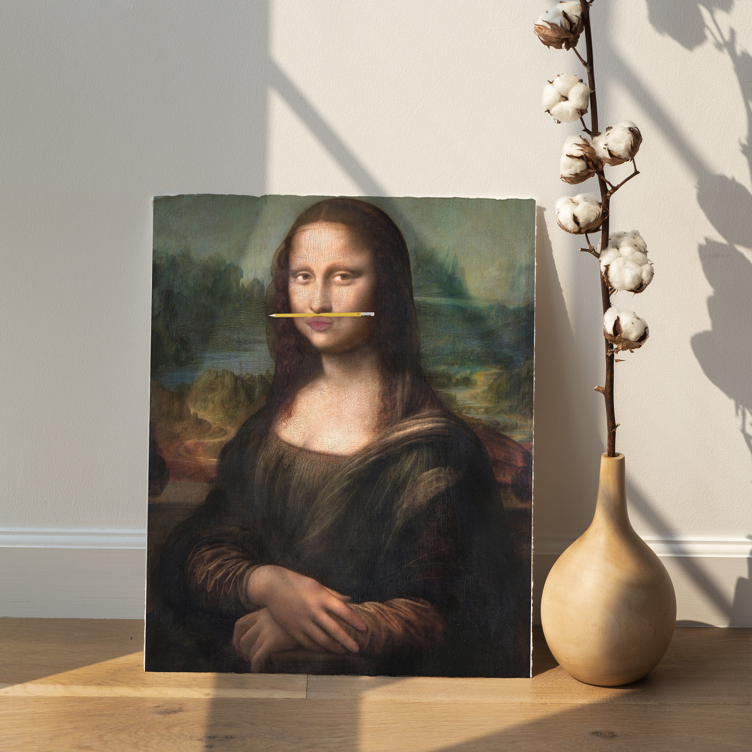 モナリザが唇に鉛筆を当てているプリント、折衷的な壁アート