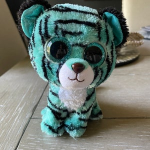 Ty JUSTICE EXCLUSIVE 6 inch Beanie Boo “Tess” the Tiger