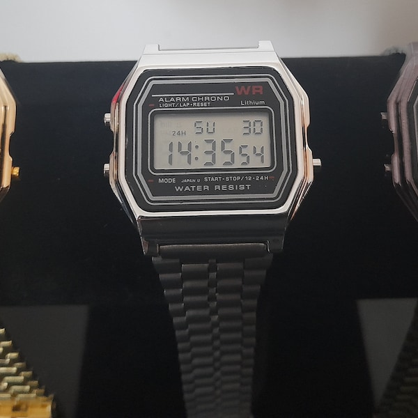 Vintage-Inspired Digital Watch - Retro Charm with Modern Precision