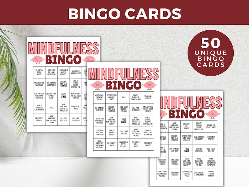 Puede incluir: 50 tarjetas de bingo de mindfulness &uacute;nicas con una ilustraci&oacute;n de un cerebro rosa. Cada tarjeta tiene una cuadr&iacute;cula de 5x5 con actividades relacionadas con la atenci&oacute;n plena para completar.