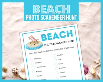 Pode incluir: Uma lista de caça ao tesouro de fotos de praia imprimível com uma cadeira de praia de desenho animado em uma pequena ilha. A lista inclui itens para encontrar como um castelo de areia, uma prancha de surf, um pássaro voando, um caranguejo, uma toalha com listras, algas marinhas, um salva-vidas, um sorvete, chinelos, pegadas e protetor solar.