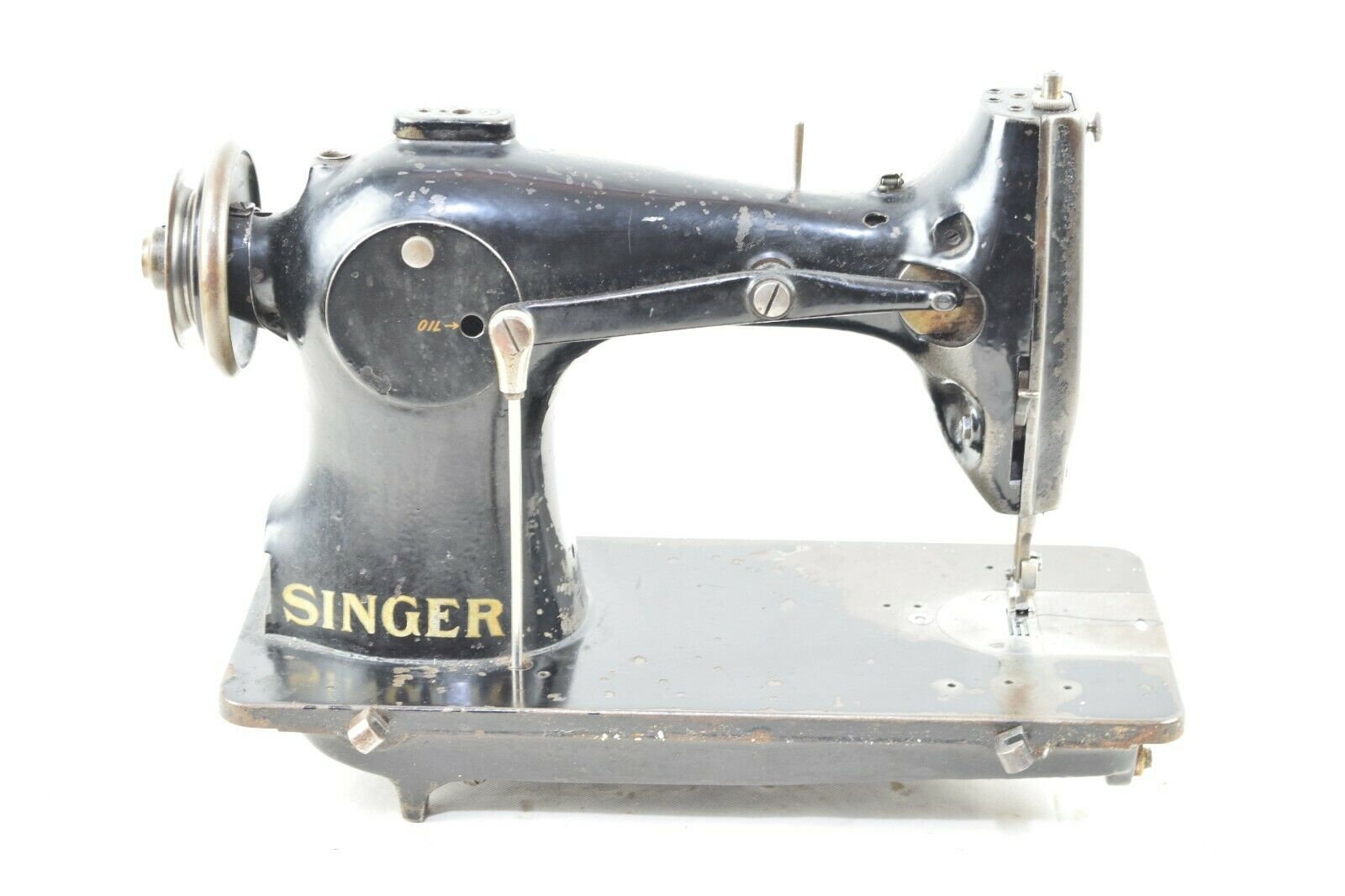 Kids 1991 Singer Lockstitch Sewing Machine Battery Operated Original box  7years+