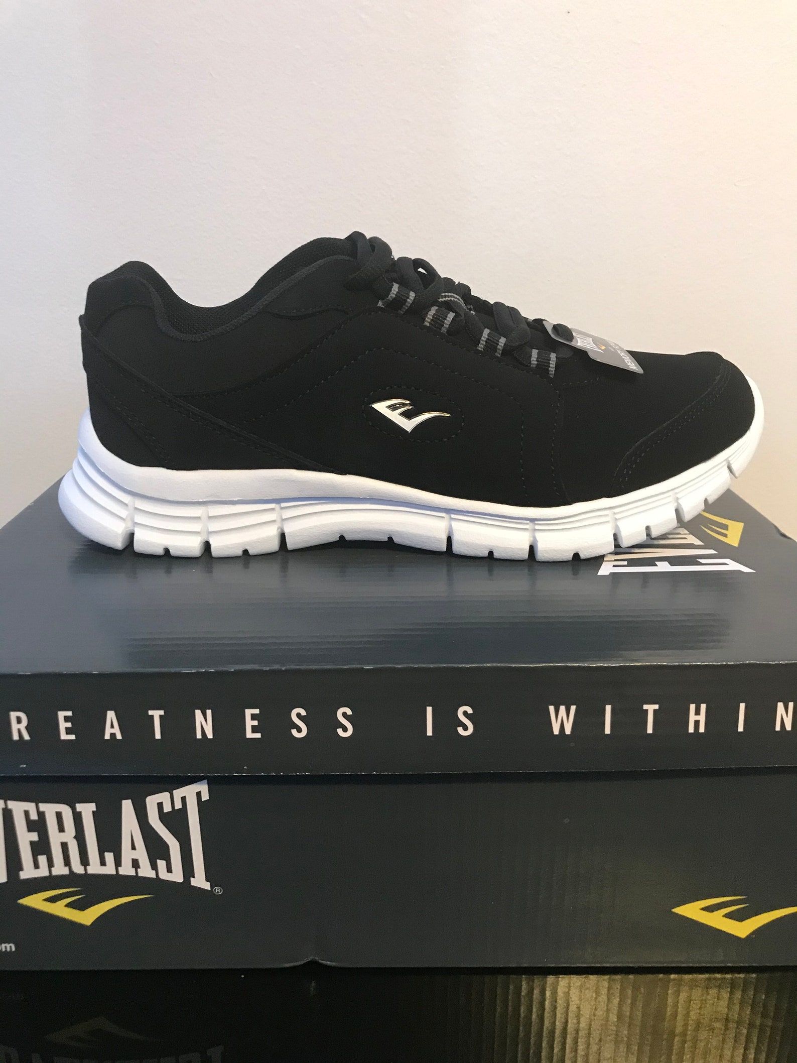 everlast athletic shoes