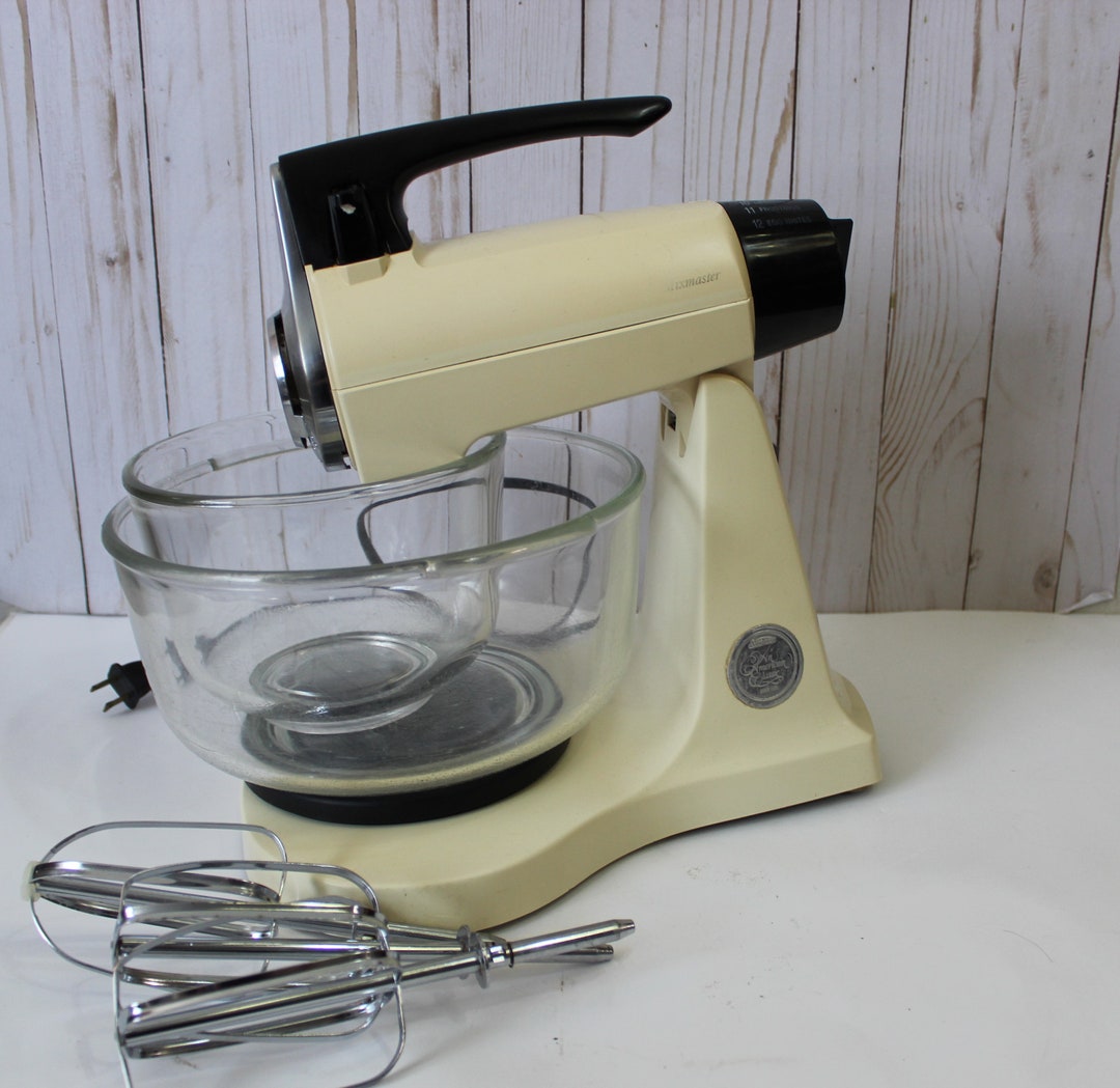 Vintage 60s 70s Sunbeam Mixmaster 12 Speed Butter Yellow Glass Bowls ...
