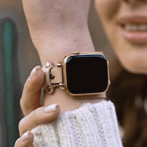 Apple Watch Band Women, Leather iWatch Strap, Personalized Apple Watch 38,40,41,42,44,45,49mm Bands, Monogram Custom Series 8 7 6 5 SE 4 3 2