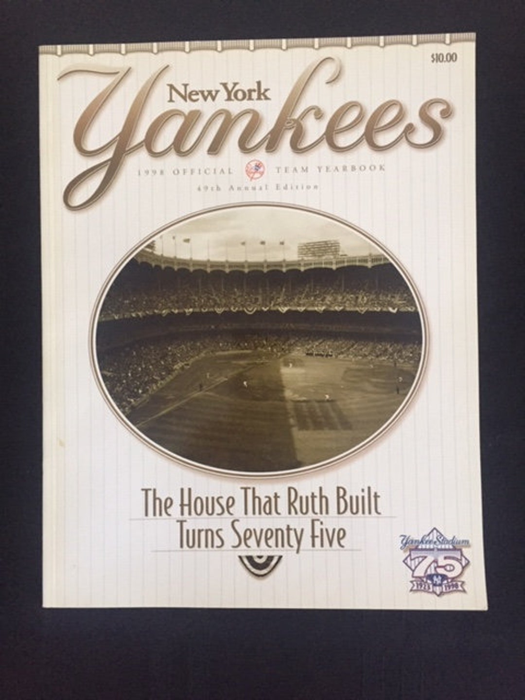 NewYork YANKEES 1984 oficial yearbook