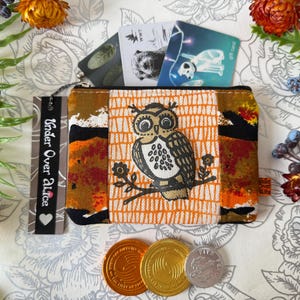 Oeuvre d'art originale chouette pochette patchwork Little Owlet Art édition limitée D'art Collection portefeuille à glissière sérigraphie sérigraphie doudou rangement