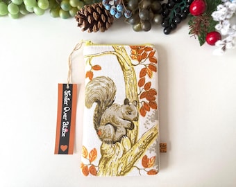 Grey Squirrel Tree Print Eyeglasses Holder, Protective Sunglasses Sleeve: Wildlife Animal Nature Lovers Accessory