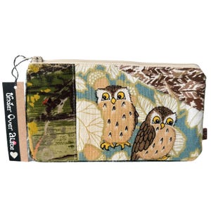 Piccolo gufo, borsa per il trucco divertente, artiglio e artiglio ricamati, peluche in velluto blu salvia, personaggio dei cartoni animati, uccello rapace, regali unici per lei