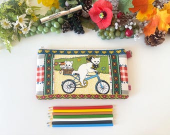Kitty Cyclist Makeup Purse Patchwork Tulips Atomic Hearts, Vegan Suede, Baby Kittens Protective Sleeve