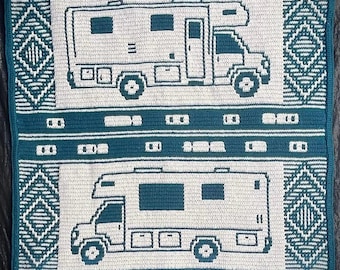 Manta de ganchillo con mosaico "Hogar en la carretera" (Autocaravana mediana/clase C)