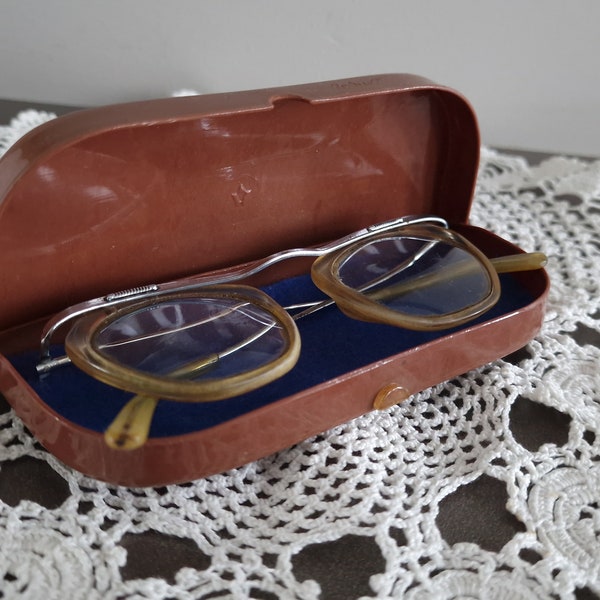 Vintage 60's Unique Eyeglasses Case | Brown Hard Plastic Eyeglasses Folding Case | Eyeglass Holder | Made in USSR | Vintage Glasses