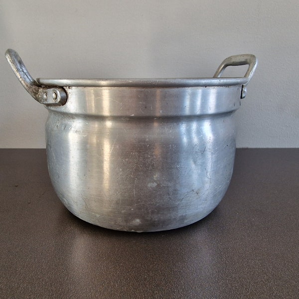 Vintage Aluminum Cooking Pot | Outdoor Tableware for Camping | Rustic Pot | Farmhouse Decor | Small Aluminum Pot