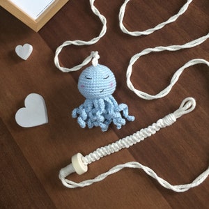 Cat toy/cat fishing rod made of crocheted octopus with crackle effect and macrame. For kittens, tomcats and cats. For your pet! <3