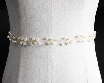 Minimalist bridal belt, Silver bridal vine sash, Boho Pearl sash, Pearl wedding dress sash, Boho bridal belt, Bridesmaid sash