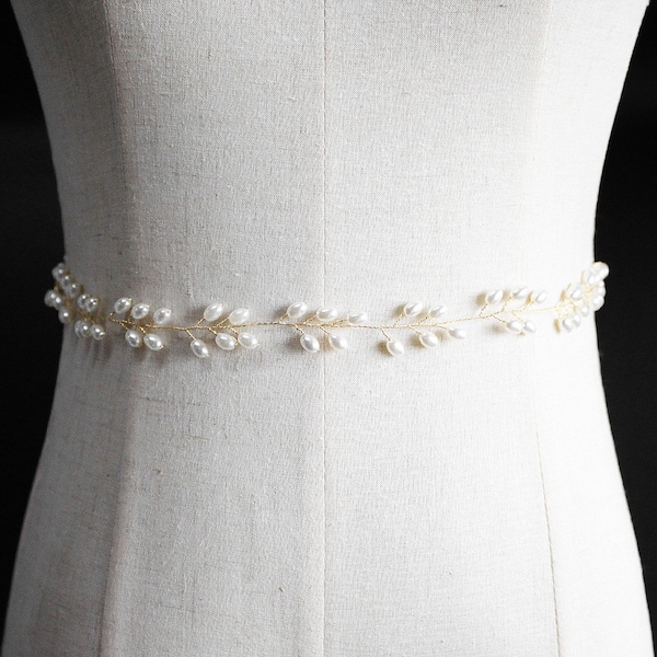 Minimalistischer Brautgürtel, Silberne Brautschärpe, Boho Perlenschärpe, Perlenhochzeitskleid Schärpe, Boho Brautgürtel, Brautjungfer Schärpe