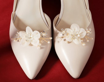 Shoe clip, bridal shoe clip, wedding shoe clip, pearl shoe clip, rhinestone shoe clip, sparkling shoe clip