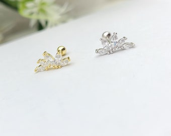 Pendiente de botón de plata de ley 925. Pendiente de corona con circonita cúbica. Pendiente de corona. Pendiente de corona de oro.