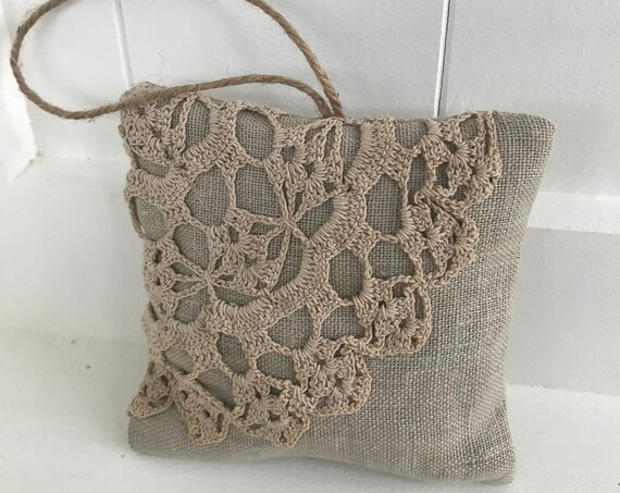 Lavender bag. Made from linen and vintage lace / crochet