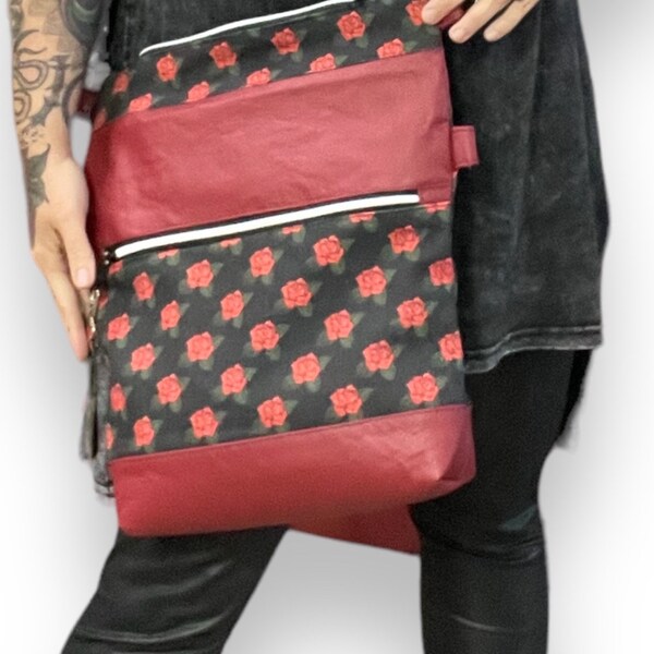 Foldover Bag Rote Rosen, Rockabilly Tasche, Rote Kunstledertasche