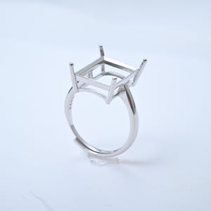 Anillo minimalista de plata de ley, cabeza rectangular de plata 925, engaste de cuatro puntas con garra, anillo ajustable de 4 x 6 mm y 5 x 7 mm.