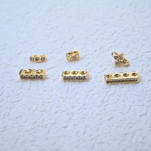 Separatore distanziatore in zirconia cubica placcato oro 14K per 2/3 fili, connettore a barra floreale, perlina di separazione di file, connettore a barra scorrevole a 2/3/4 fori