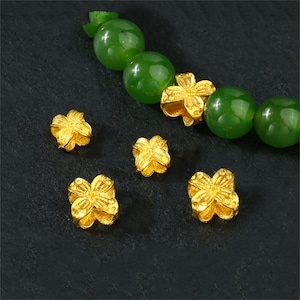 1 pièce Perles de fleurs en or massif 18 carats, Perle florale en or massif, Perles de fleurs à quatre feuilles, Perle d'or vintage, Perle d'espacement fleurie pour bracelet