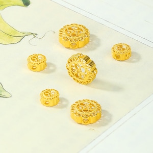 1pc 18K Solid Gold Hollow Flower Beads, Solid Gold Floral Bead, Flat Flower Beads, Vintage Gold Bead, Blossom Bead, Blooming Bracelet Spacer