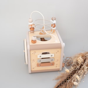 Cubo abilità motorie bambino, giocattolo Montessori, 1 compleanno ragazza, cubo abilità motorie personalizzato, regali per bambini, regalo di nascita bambino, battesimo immagine 4