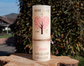 Taufkerze rustikal mit schönem Lebensbaum Motiv als Taufgeschenk personalisiert mit Teelichteinsatz auf Wunsch