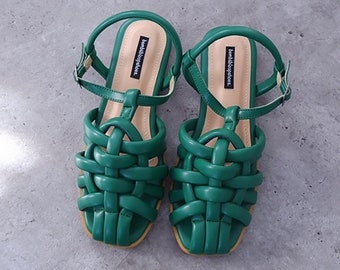 emerald green leather braid shoes, huarachers gipsy woman flat shoe, bohemian style pump shoe, unique leather gladiator shoe