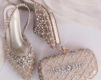 gold wedding shoe heels match with clutch, transparent wedding heels pearl beaded, evening bag gold, simple ellegant bag and shoe couple