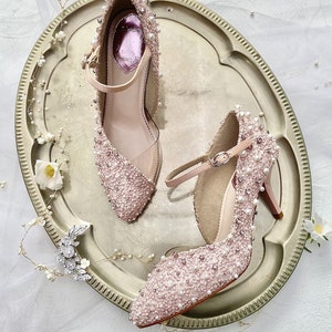 blush rosa Spitze Party Pumps Schuhe, Brautschuhe mit Glam Stickerei, hübscher Cinderella Schuh mit Perlen, schöner Prinzessinnenschuh, Kätzchenabsatzschuh