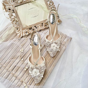 Ivory Kitten Heels Wedding Sandal, Lace Floral Bridal Shoes, Lace