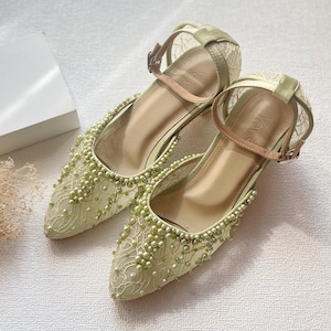 salbeigrüner Perlenperlen-Hochzeitsschuh, romantischer Brautschuh aus Spitze schließt die minimalistische Brautjungferferse, bescheidene elegante Brautschuhe