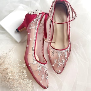 Talon de chaton de mariage classique rouge sexy, escarpin transparent à bout pointu, chaussure de mariée bordeaux personnalisée, chaussure élégante brodée