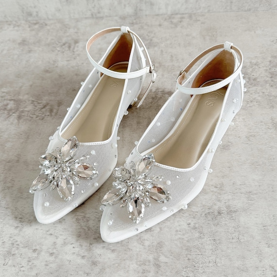 white cinderella party flat shoe, simple elegant pearl wedding shoe, bridesmaid classy shoe, low heels custom luxury flats