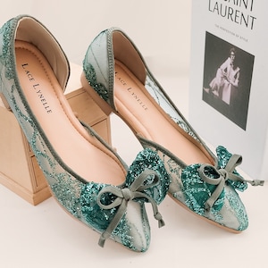 emerald green glitter flat shoe, classy formal slip on shoes, hunter green pointed toe flat, sparkly ribbon shoe, elegant wedding guest shoe