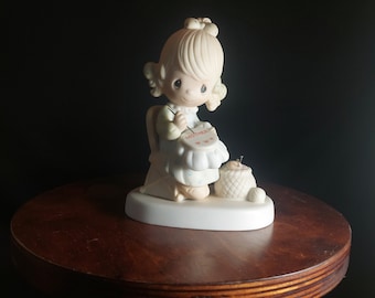 Vintage 1979 Jonathan and David Precious Moments Porcelain Figurine  - No. E-3106 - Mother Sew Dear