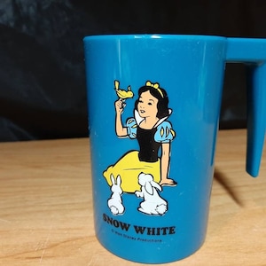 1970's Walt Disney Productions Plastic Mug - Snow White Princess from Snow White and the Seven Dwarfs